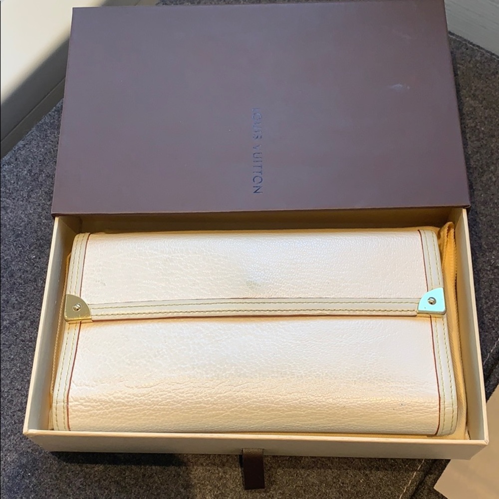 Louis Vuitton Suhali leather trifold Sarah wallet